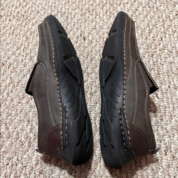 Barely Used
IZOD men's memory foam slip on shoes
size:US10.5 - Picture 3 of 8